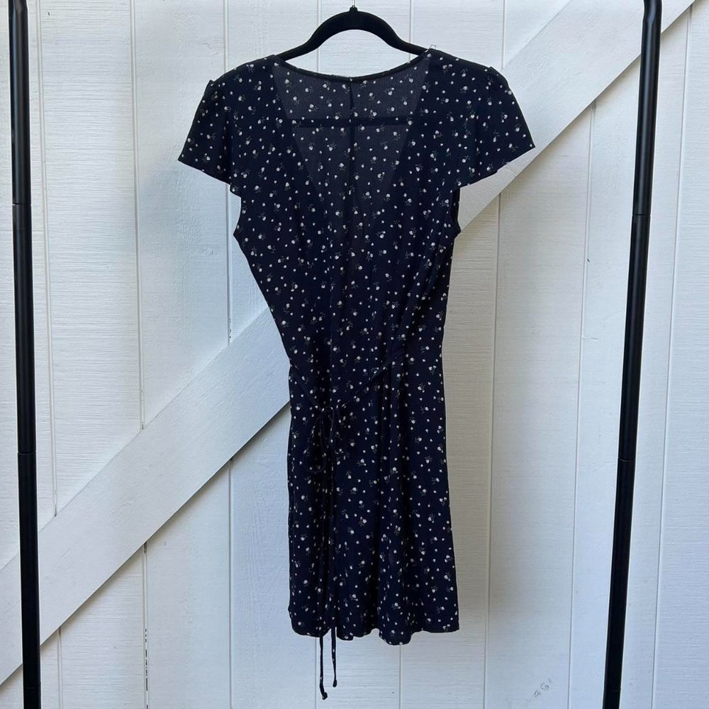 Brandy Mellville - Robbie Wrap Dress | Navy Ditsy Floral | X Small | Juniors 3 - Picture 5 of 16